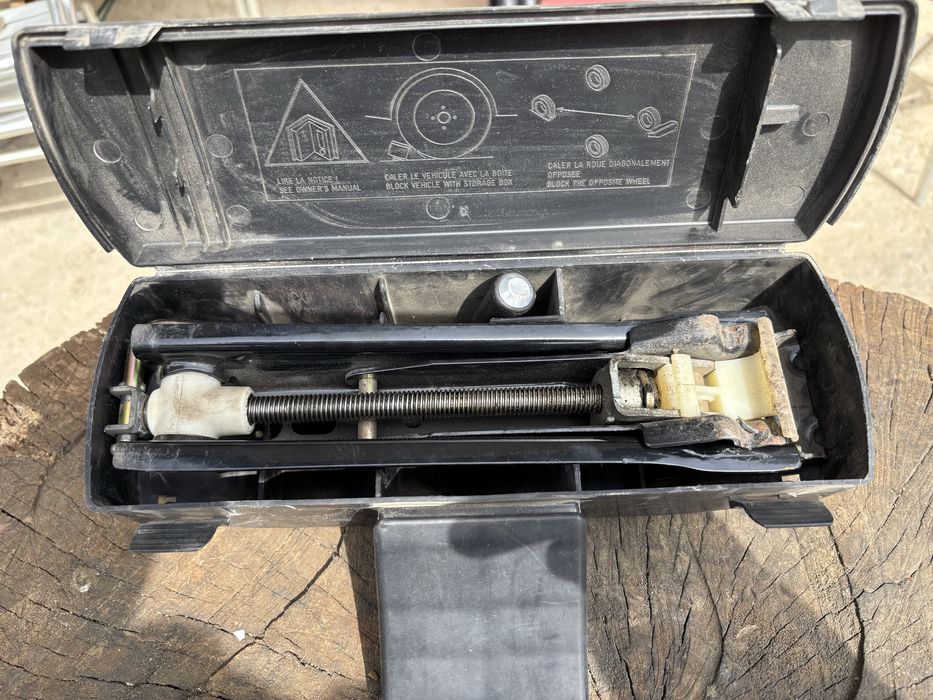 Автомобилен крик