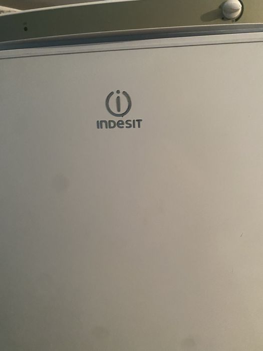 Холодильник by indesit