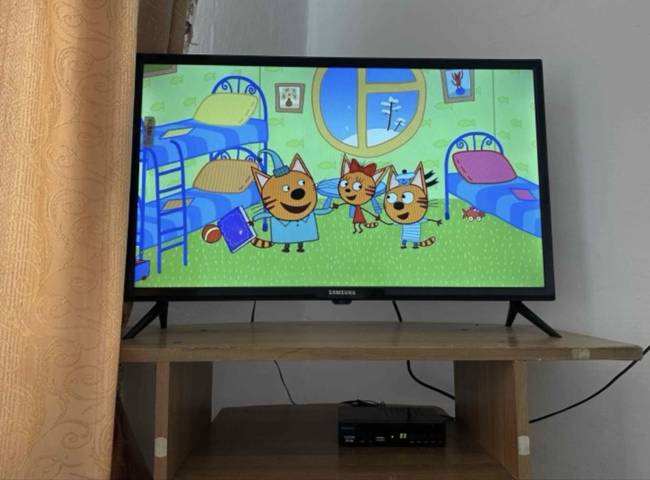 Телевизор SMART TV.