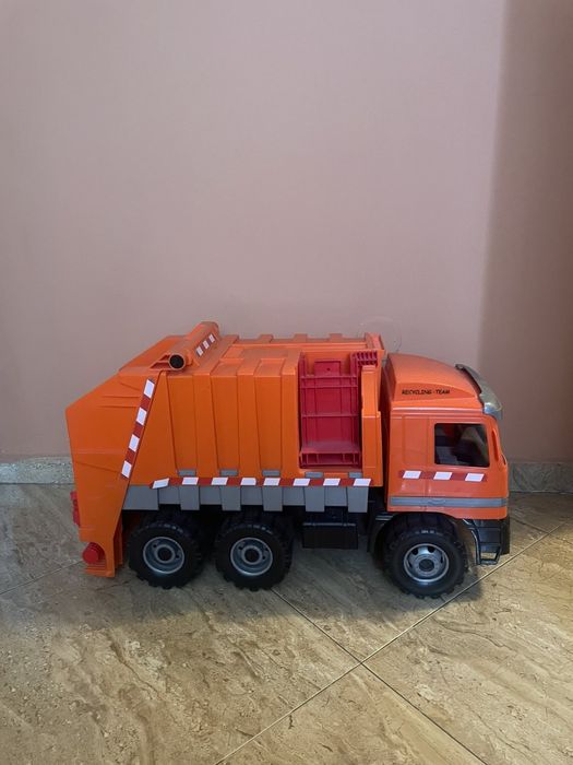 Лена мерцедес боклукчийски камион