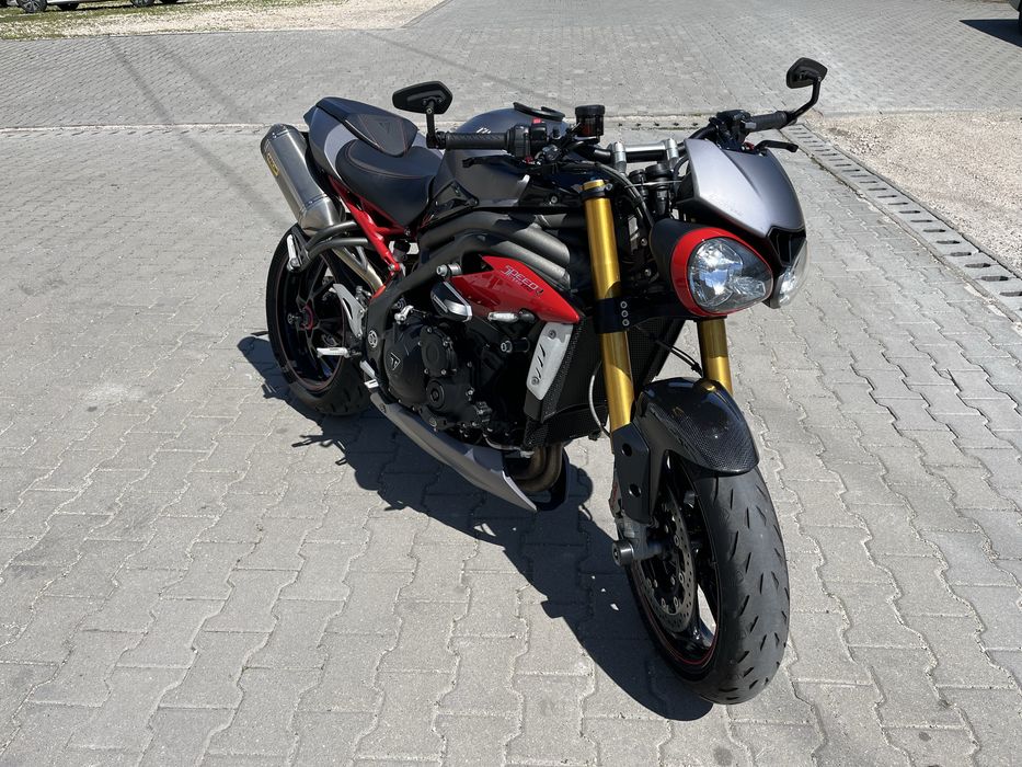 Triumph Speed Triple 1050 mdelul R nu S