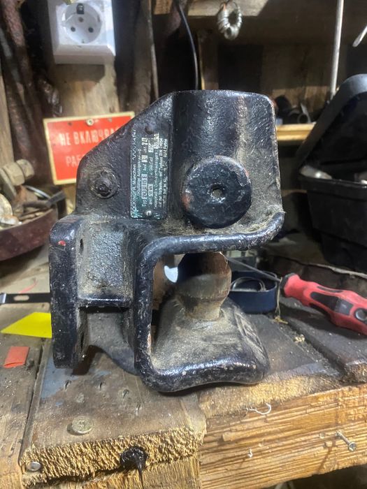 Продавам теглич до 5 тона