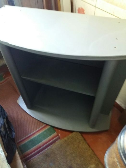 Столик под телевизор