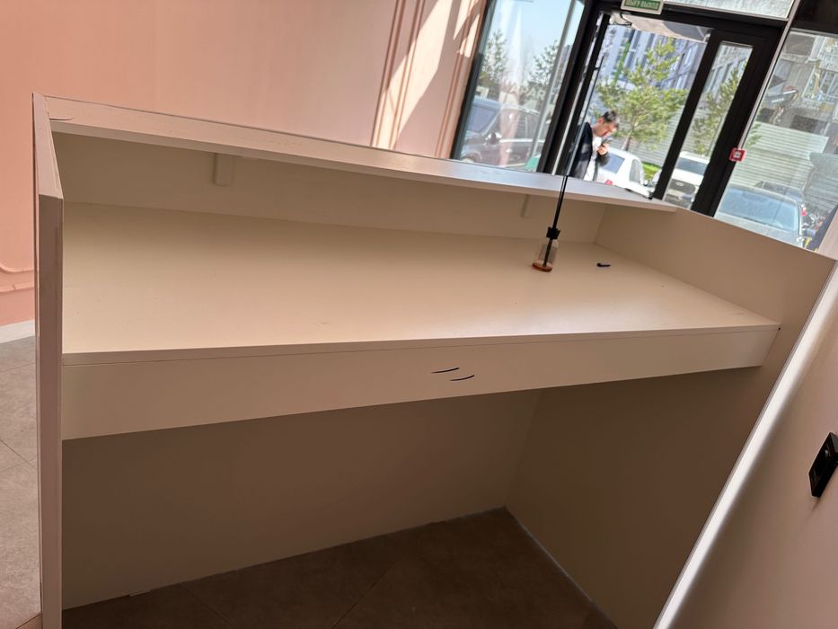 Ресепшен для бутика