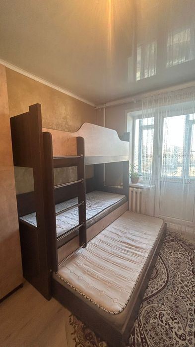 Продам двухярусную  кровать