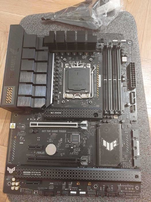 AMD Ryzen 9 7950X + Asus TUF Gaming B650 Plus Wi-Fi