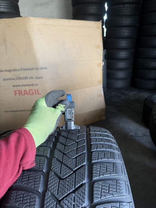 4 anvelope iarna 235/40/19 Pirelli  T0 echipare Tesla!