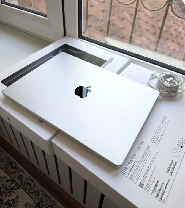 MacBook Pro M5 16/512GB 14-inch Silver