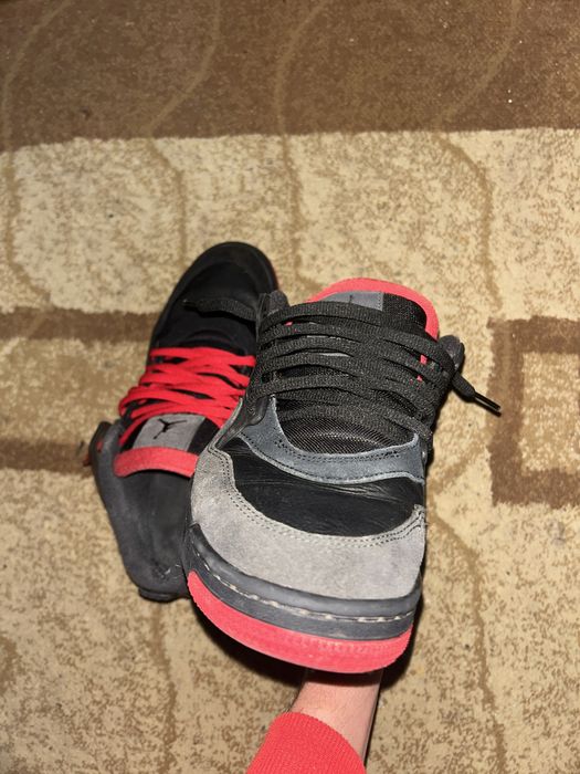 Adidasi Air Jordan 4 RM