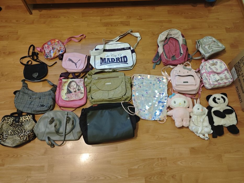 Дамски чанти и раници