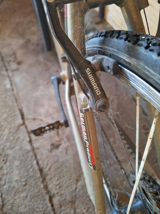 Vând bicicleta Devron cu roti 26 schimbătoare SHIMANO