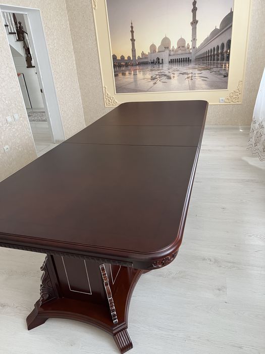 Продается обеденный стол