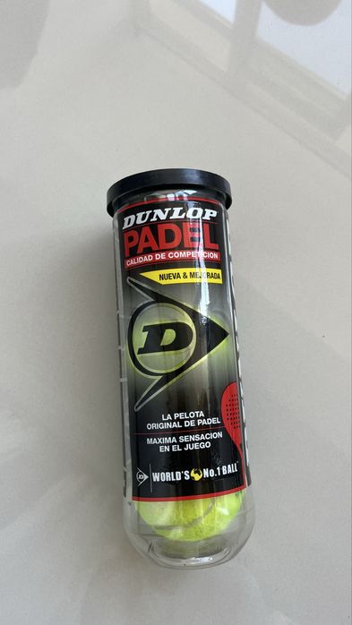 Vând tuburi mingi de padel noi, sigilate. Disponibile mai multe bucăți: NOX Stinger X4 Miguel Lamperti (4 mingi/tub) și Dunlop Padel Competition