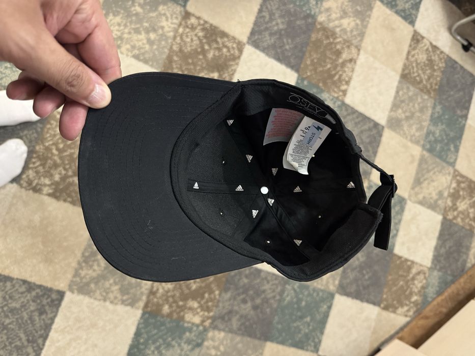 Шапка с козирка Adidas