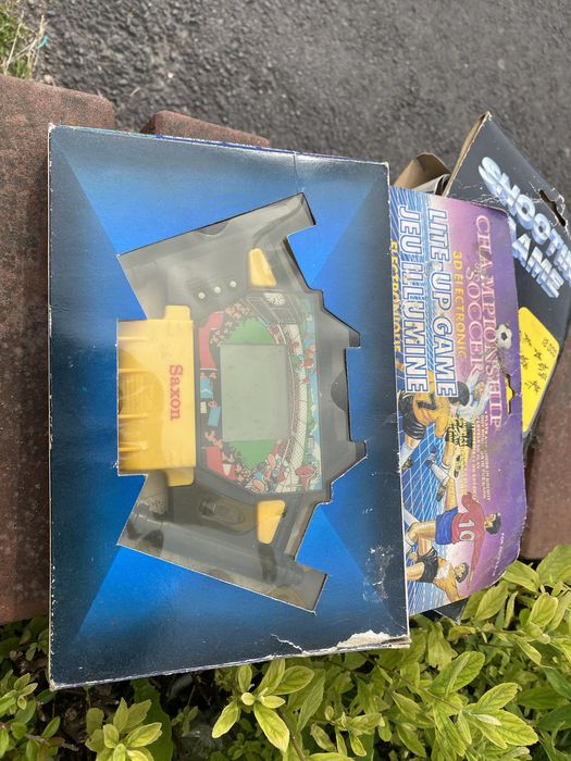 Стара френска електронна игра Saxon