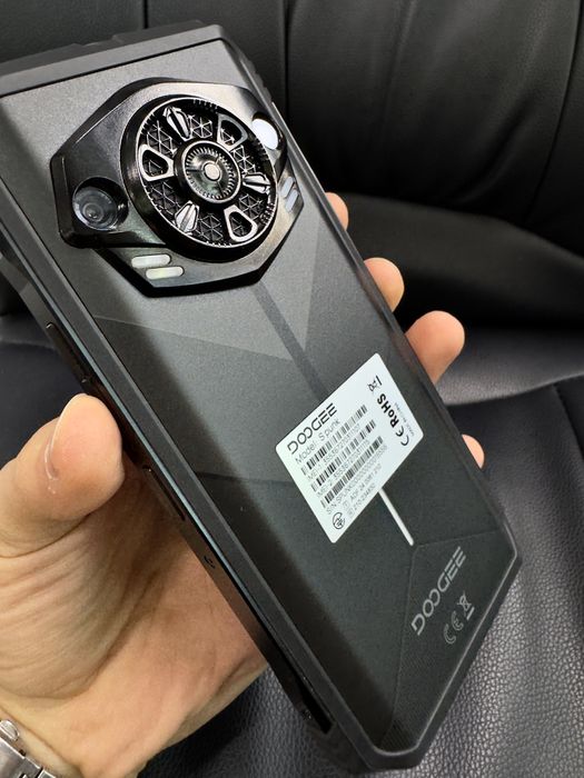 Бронированный телефон Doogee s punk