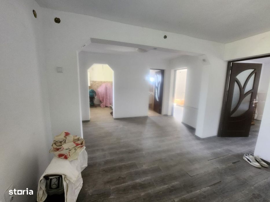 Casa cu 3 camere in Lilieci Bacau