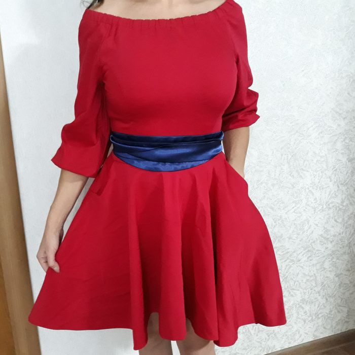 Продаётся коктейльноё платье новое