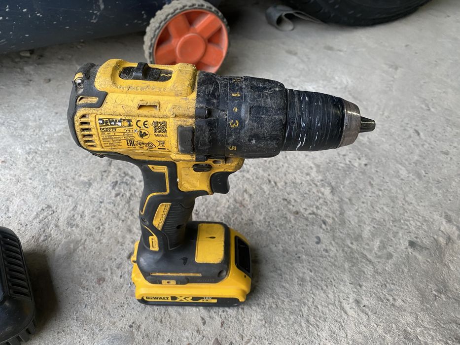 * DeWalt шуруповерт оригинал США в комплекте с 2-мя аккумуляторами