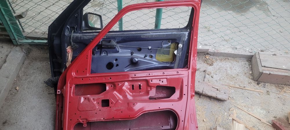 Продается двери от гольф 2 гольф 3 и стекла