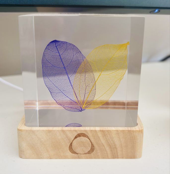 Mini Lampă de Birou cu Design Unic și Lumină Reglabilă