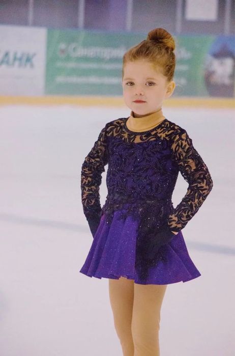 Костюмы - платья для фигурного катания