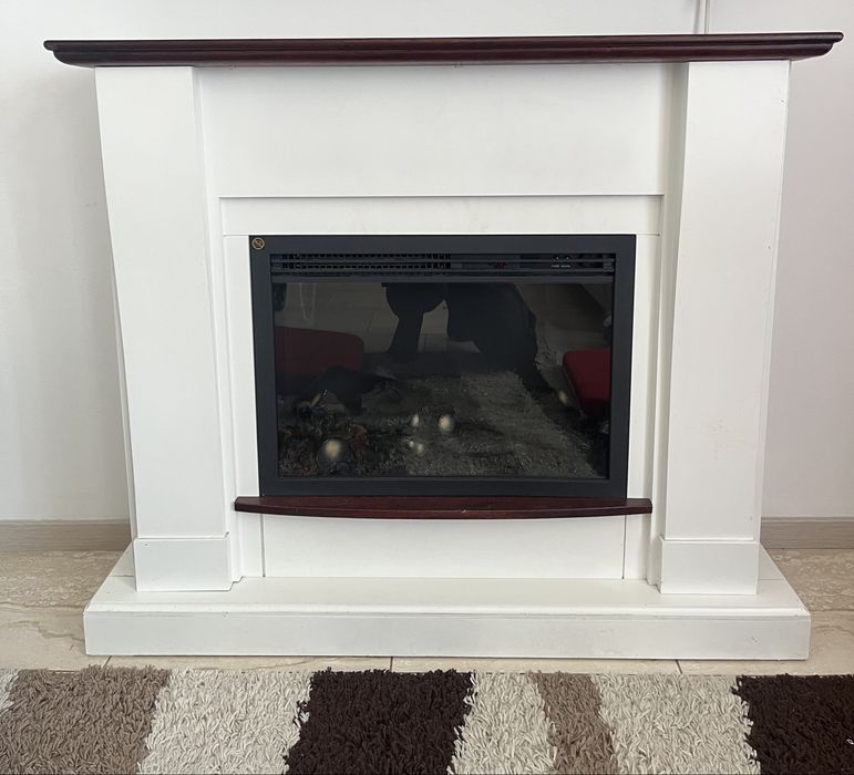 Șemineu electric modern – Căldură instant & design elegant!