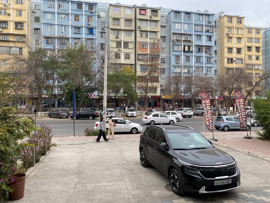 Сдаётся в аренду вдоль дороги Сергели-6 ор: Мерос рест 25-квм +12-квм