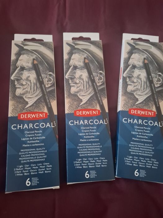 Vând set de creioane