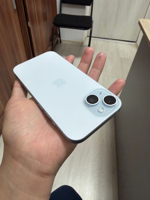 Продается Iphone 15 в идеальном состаянии, нет царапин. Емкость 92%.