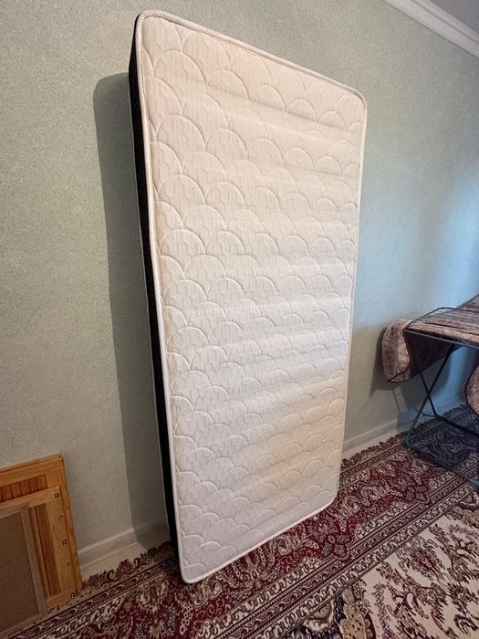 Продам матрас б/у в хорошем состоянии