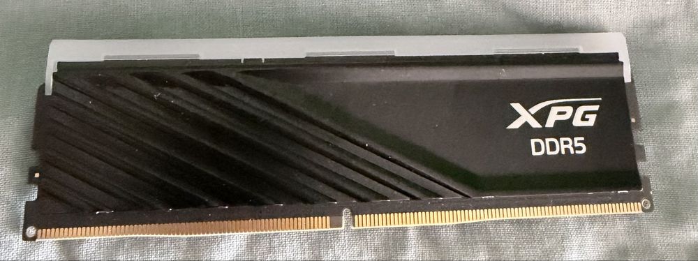 Продавам RAM Памет A-Data, XPG Lancer, RGB, 16 GB, DDR5-6000 MHz, CL30
