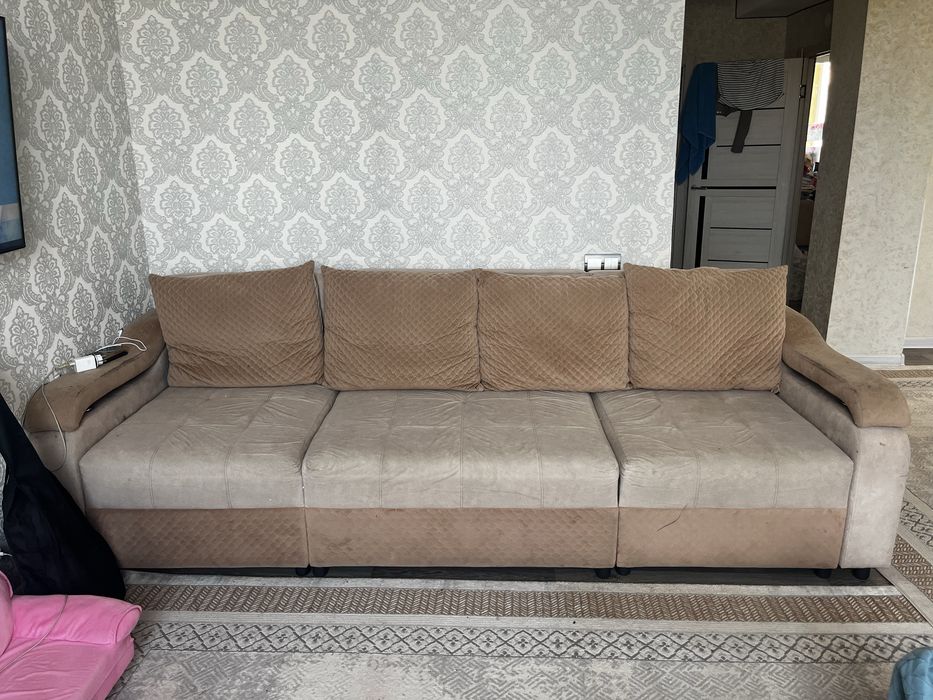 Продам диван размер 275см. В куленовке