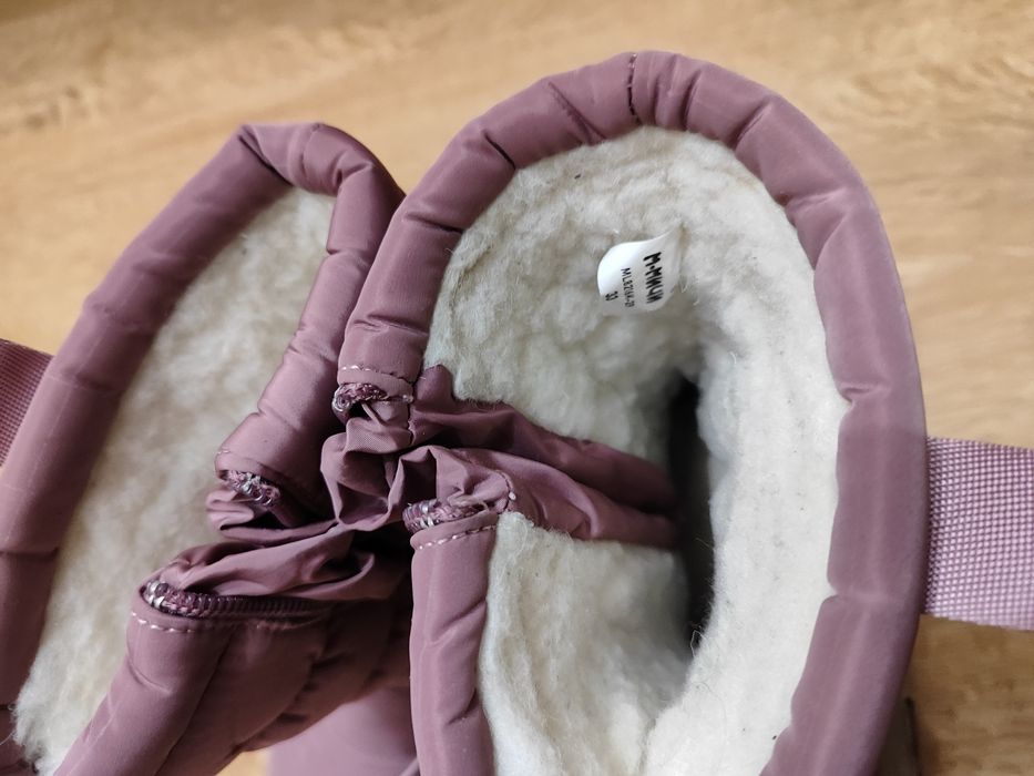 Продам зимние сапоги дутики