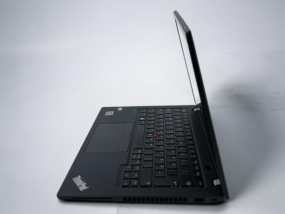 Lenovo ThinkPad T14 Gen 3 14" WUXGA Touch AMD Ryzen™ 5 PRO 6650U 32GB RAM 512GB SSD AMD Radeon 660M