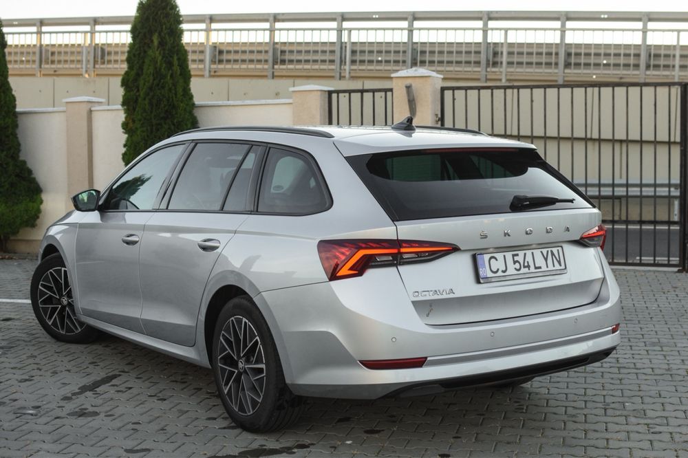 SKODA Octavia 2021 — imagine 3