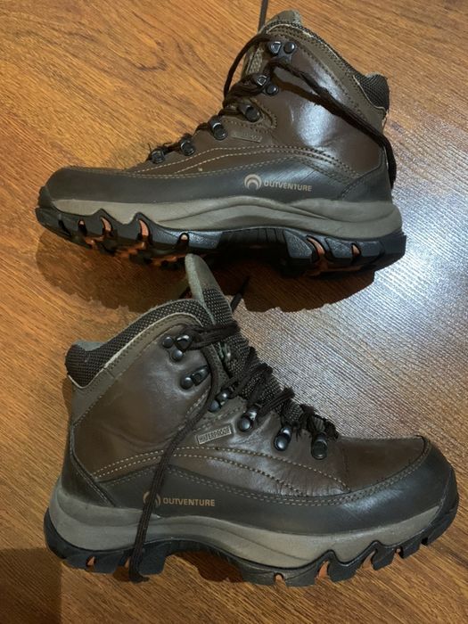 Продам теплые ботинки в отличном состоянии