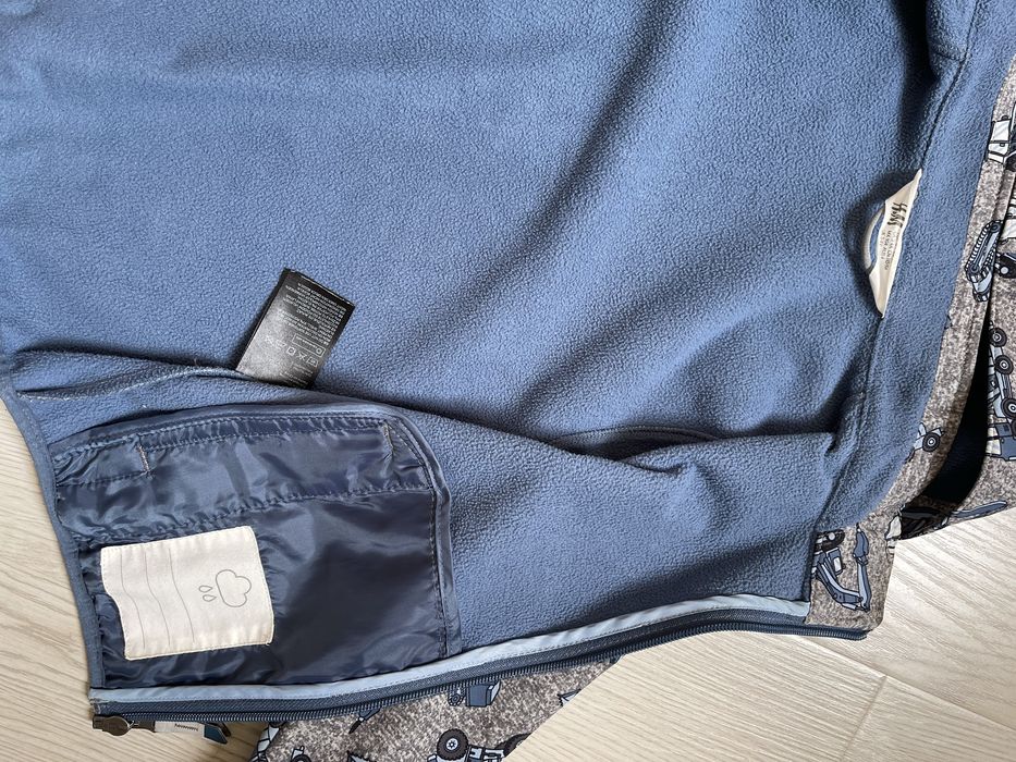 Дождевик фирмы H&M, куртка