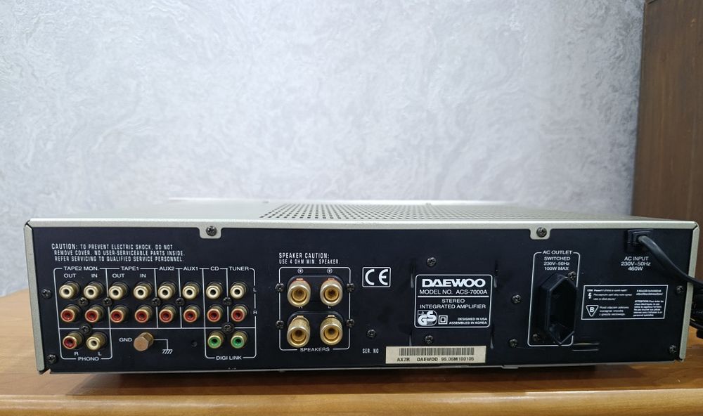 Комплект усилитель и кассетная дека Daewoo 7000 a