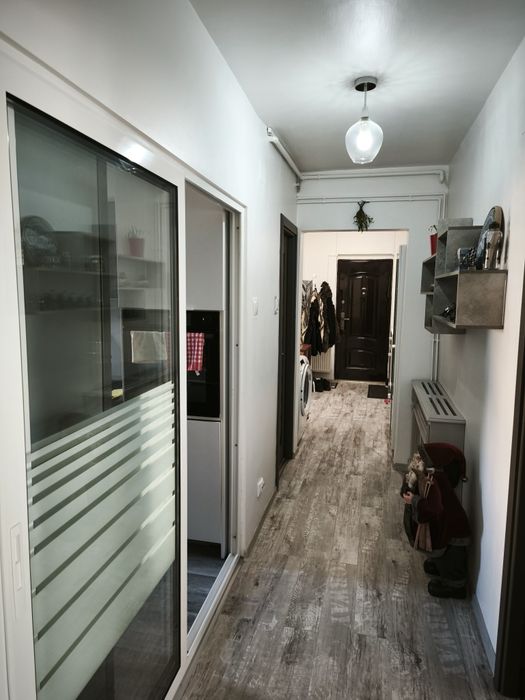 Vând apartament cu 3 camere