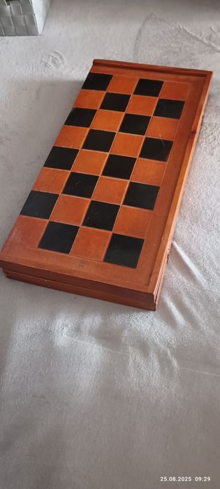 Табла и шах в едно