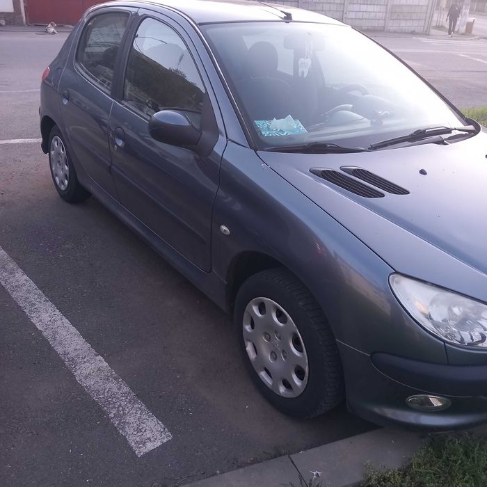 Vând  Auto Peugeot 206