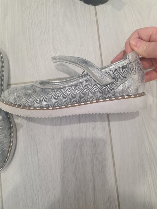 Обувь на девочку