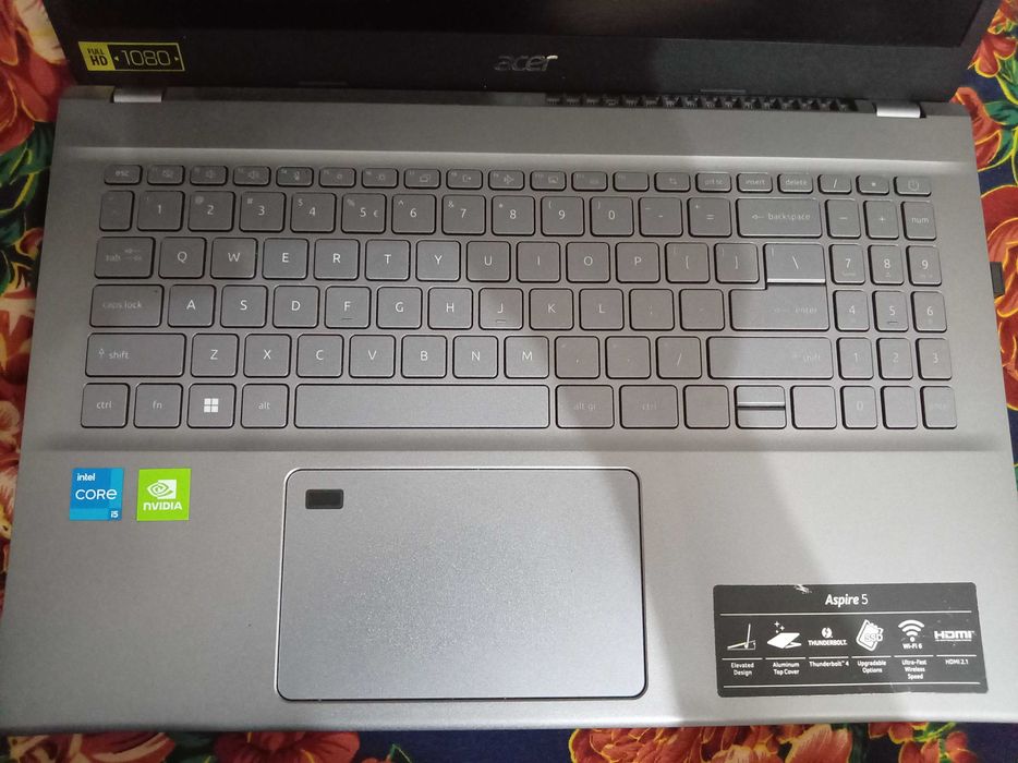 Acer Core i5 kompyuter sotiladi