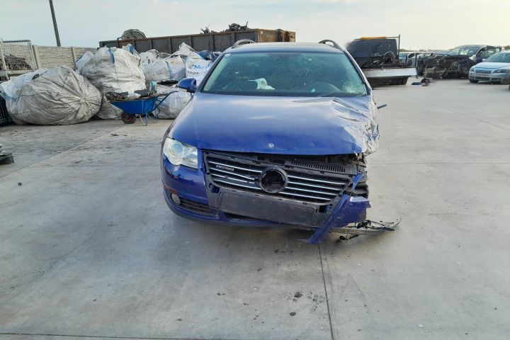 Lampa / Tripla stop dreapta pe aripa Volkswagen VW Passat B6
