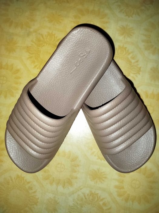 Летние тапочки, сланцы