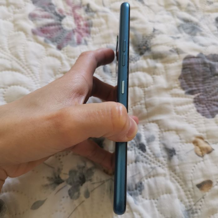 LG K50s смартфон