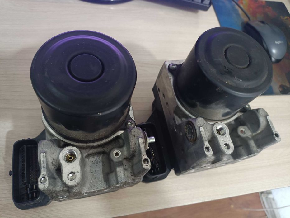 Продам оригинальный блок ABS от Toyota Camry 40 45 WG OP