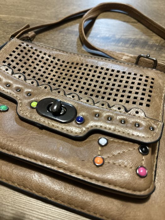 Малка дамска чанта, като нова