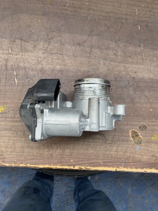 Clapeta acceleratie passat b7 cc golf 6 tiguan 2.0tdi cff cfg